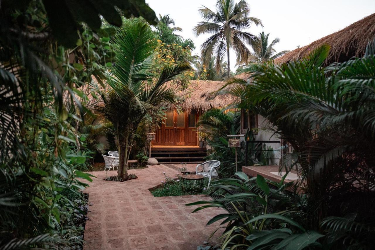 Anahata Retreat Beach Front Ashwem Goa Mandrem Exterior foto
